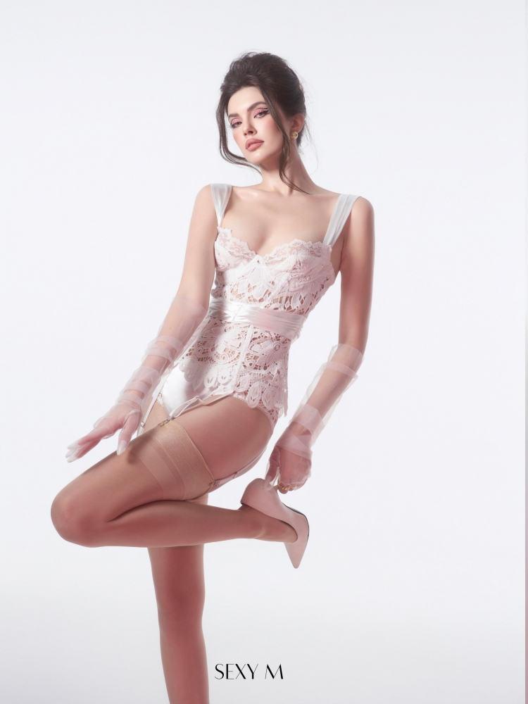 a149 lace bridal corset